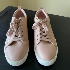 Fashionable Pink Sneakers